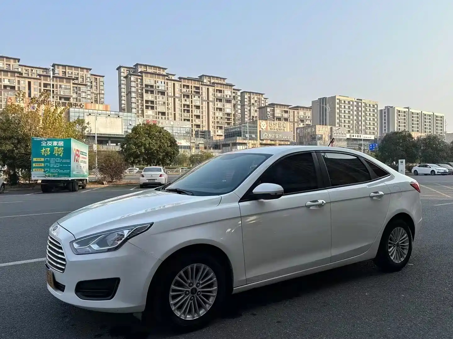 FORD ESCORT 2017