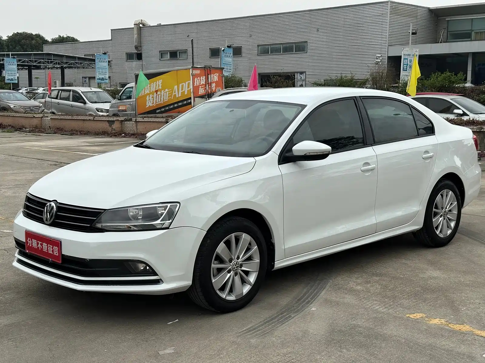 VOLKSWAGEN SAGITAR 2018