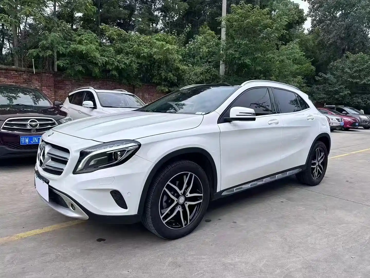 MERCEDES BENZ GLA