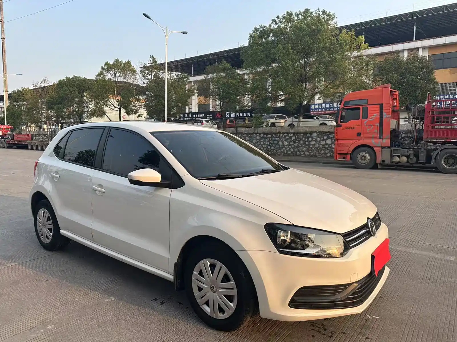 VOLKSWAGEN POLO 2016