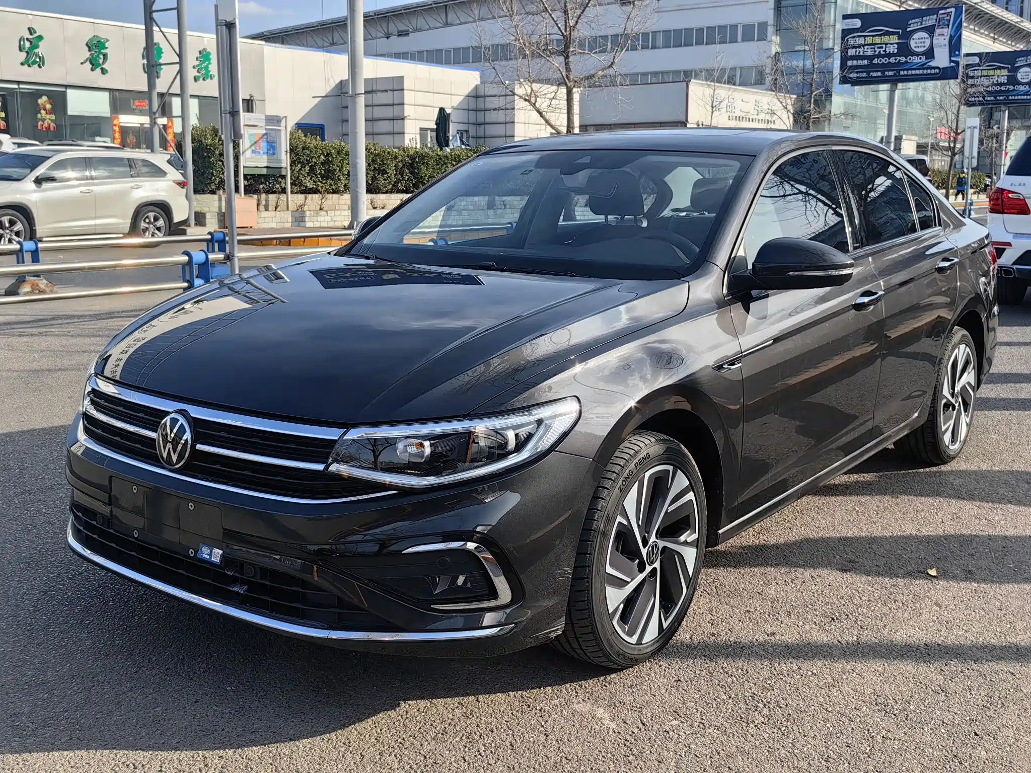VOLKSWAGEN BORA 2023