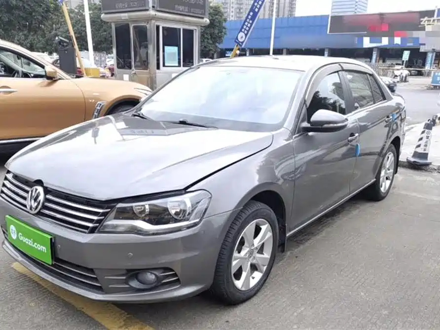 VOLKSWAGEN BORA 2014