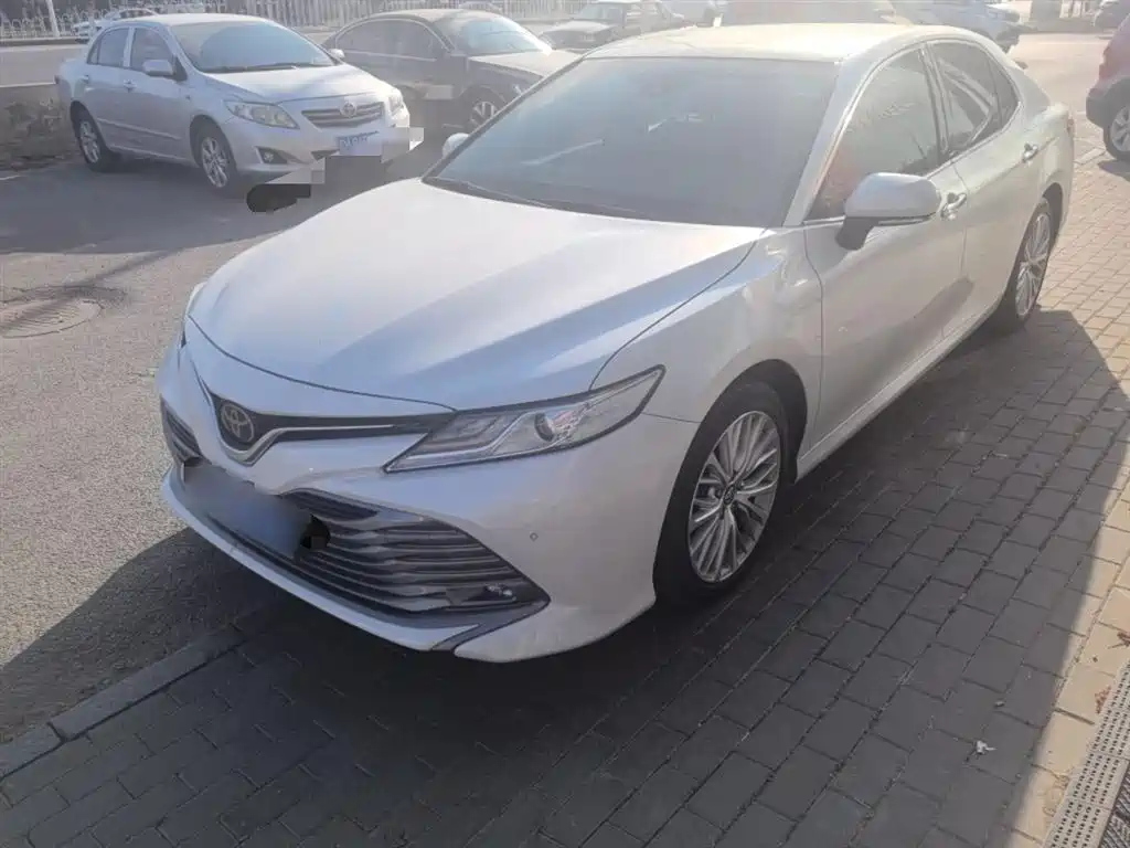 TOYOTA CAMRY 2019