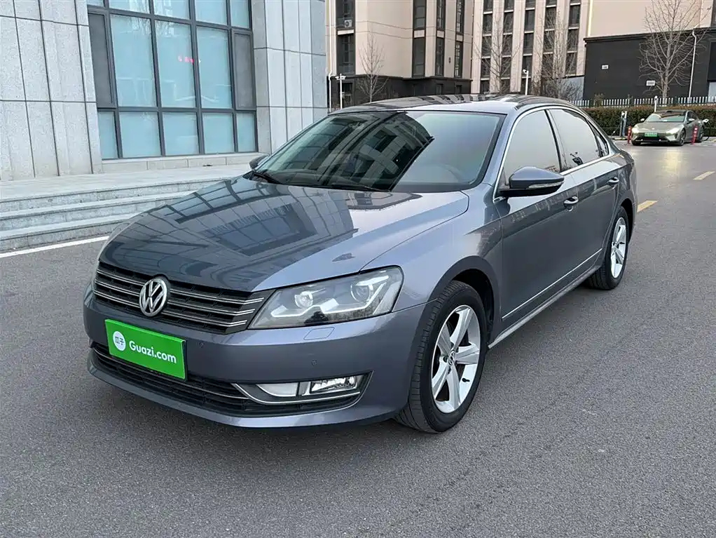 VOLKSWAGEN PASSAT 2014