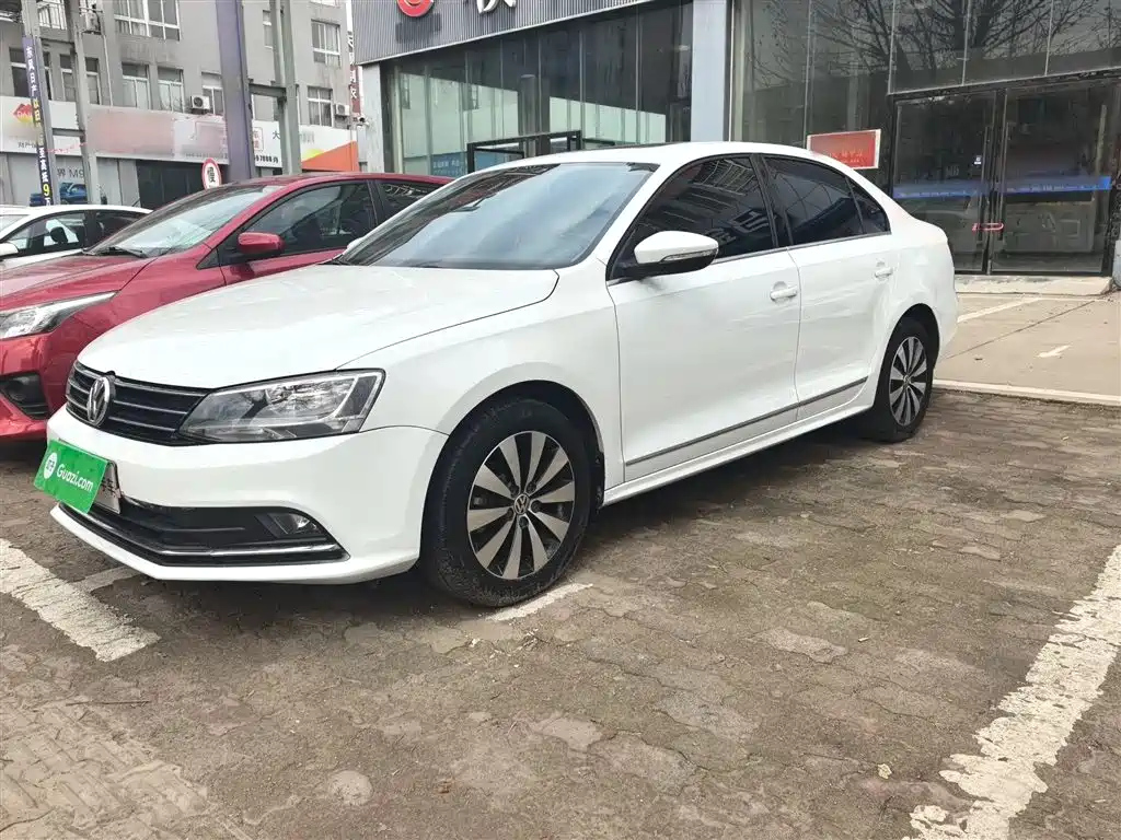 VOLKSWAGEN SAGITAR 2018