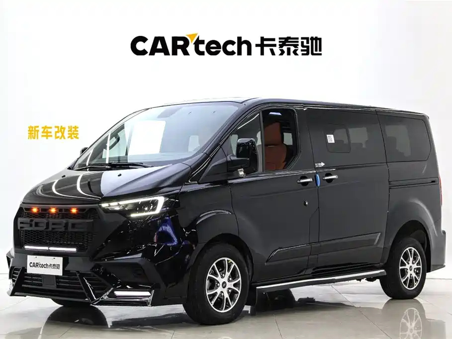 FORD TOUREO 2023