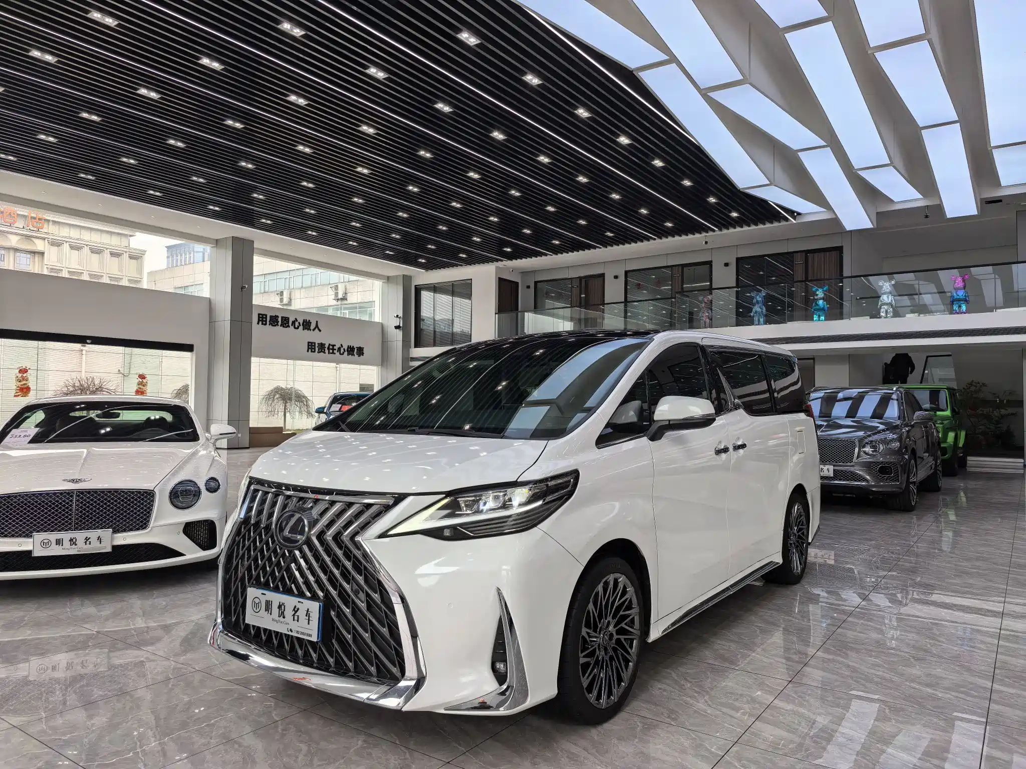 TOYOTA VELLFIRE 2019