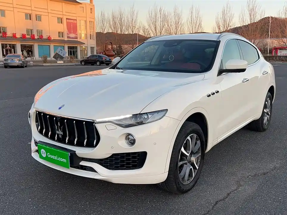 MASERATI LEVANTE 2016