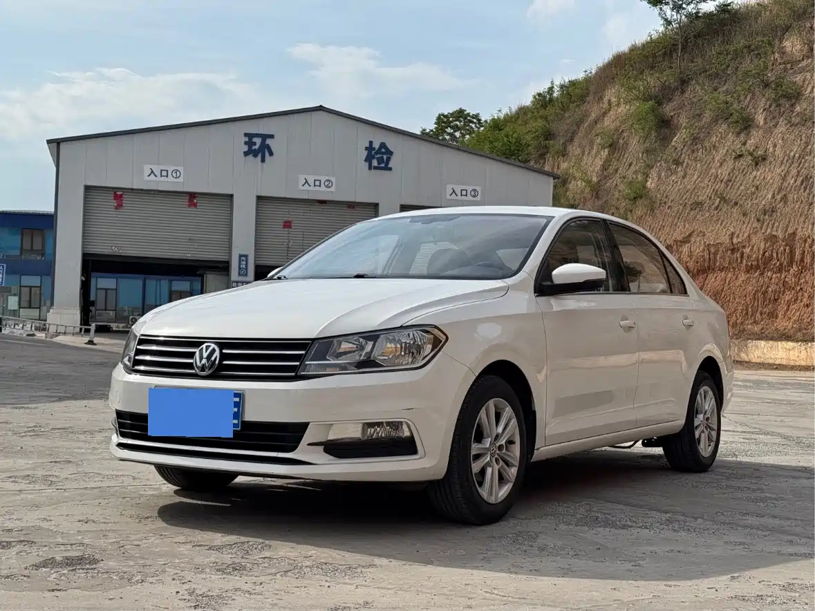 VOLKSWAGEN SANTANA 2016