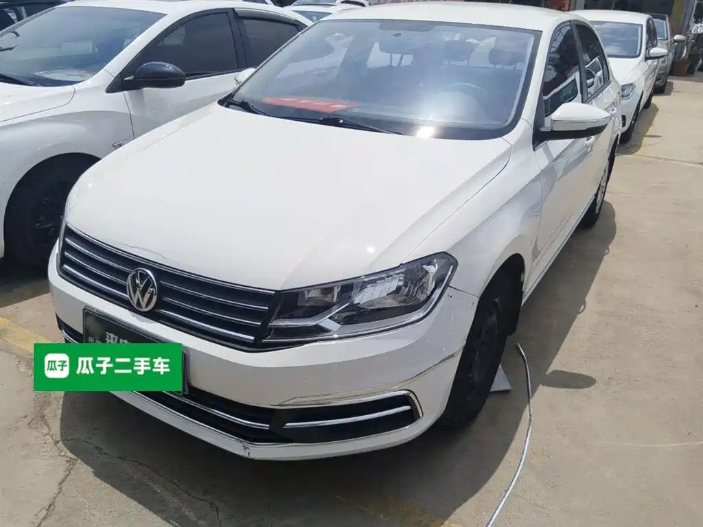 VOLKSWAGEN SANTANA
