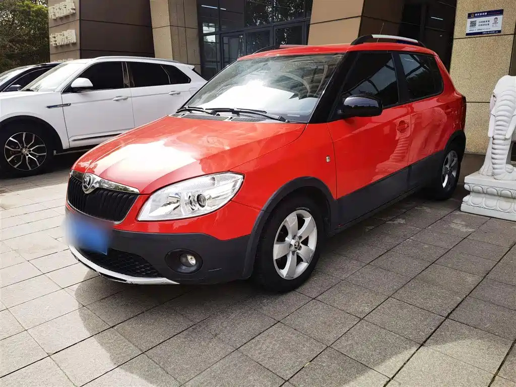 SKODA FASCIA 2014