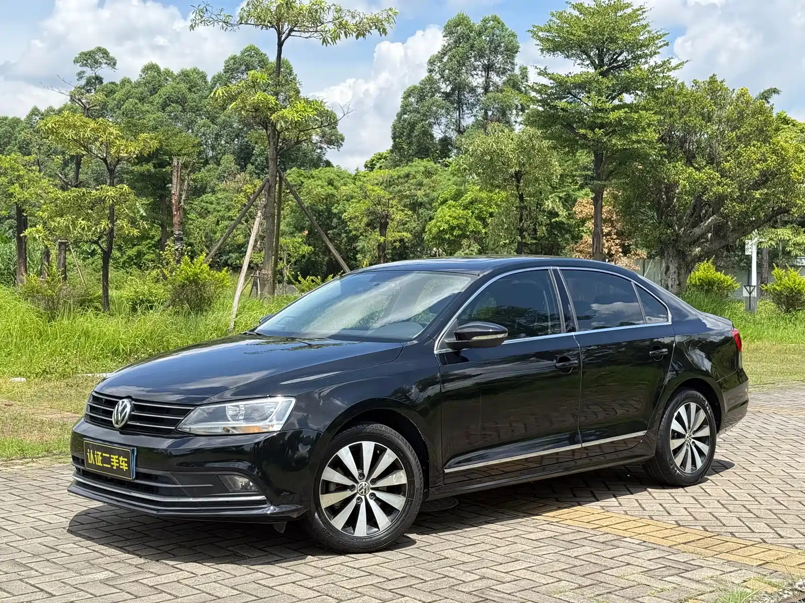 VOLKSWAGEN SAGITAR 2018
