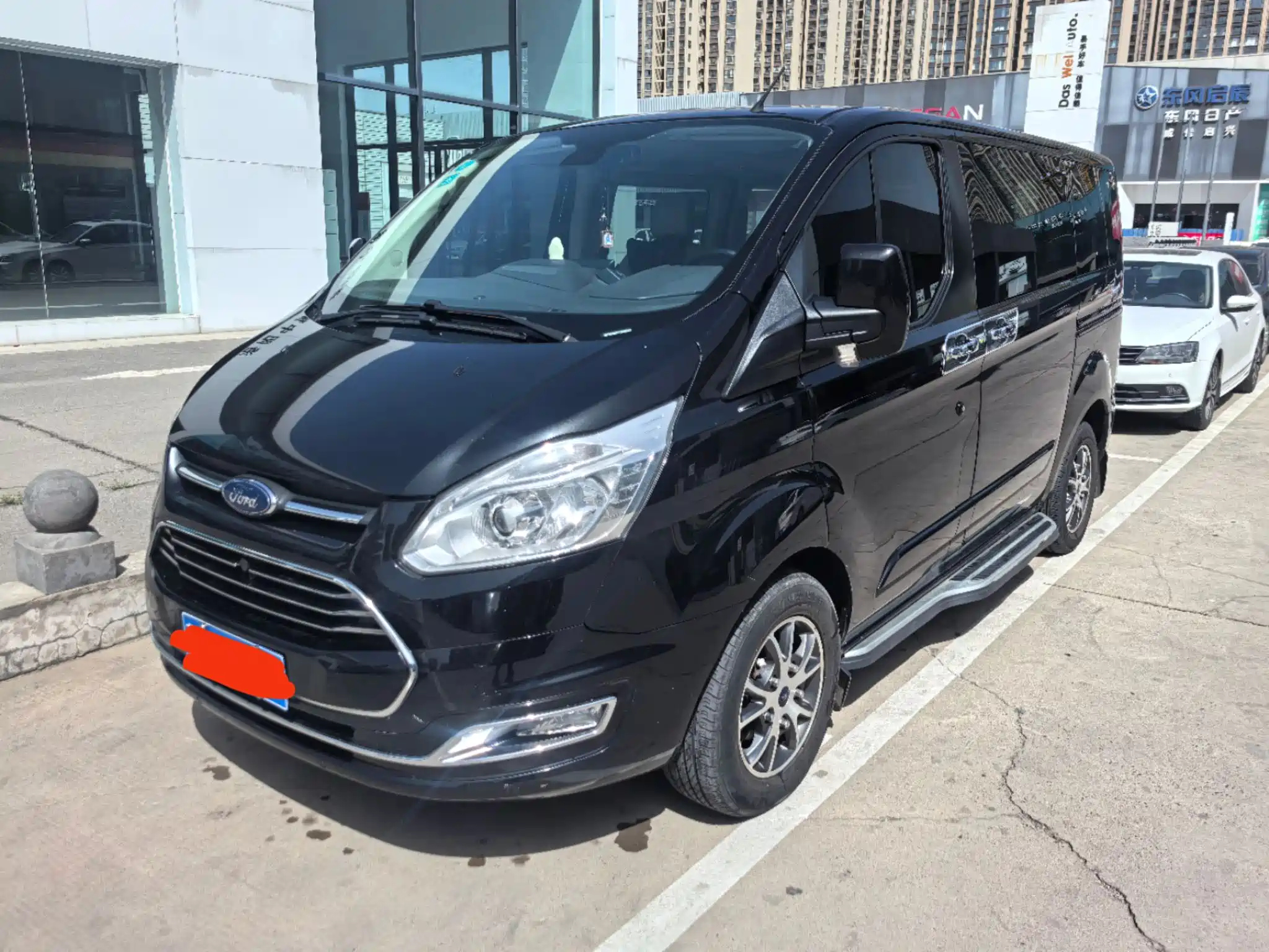 FORD TOUREO 2017