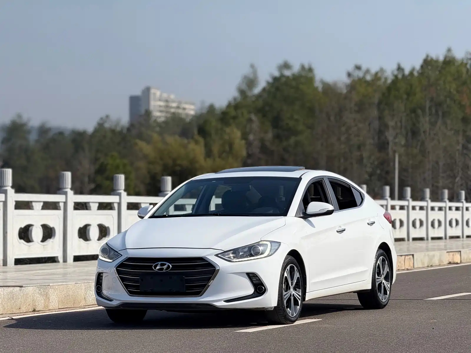 HYUNDAI ELANTRA 2019