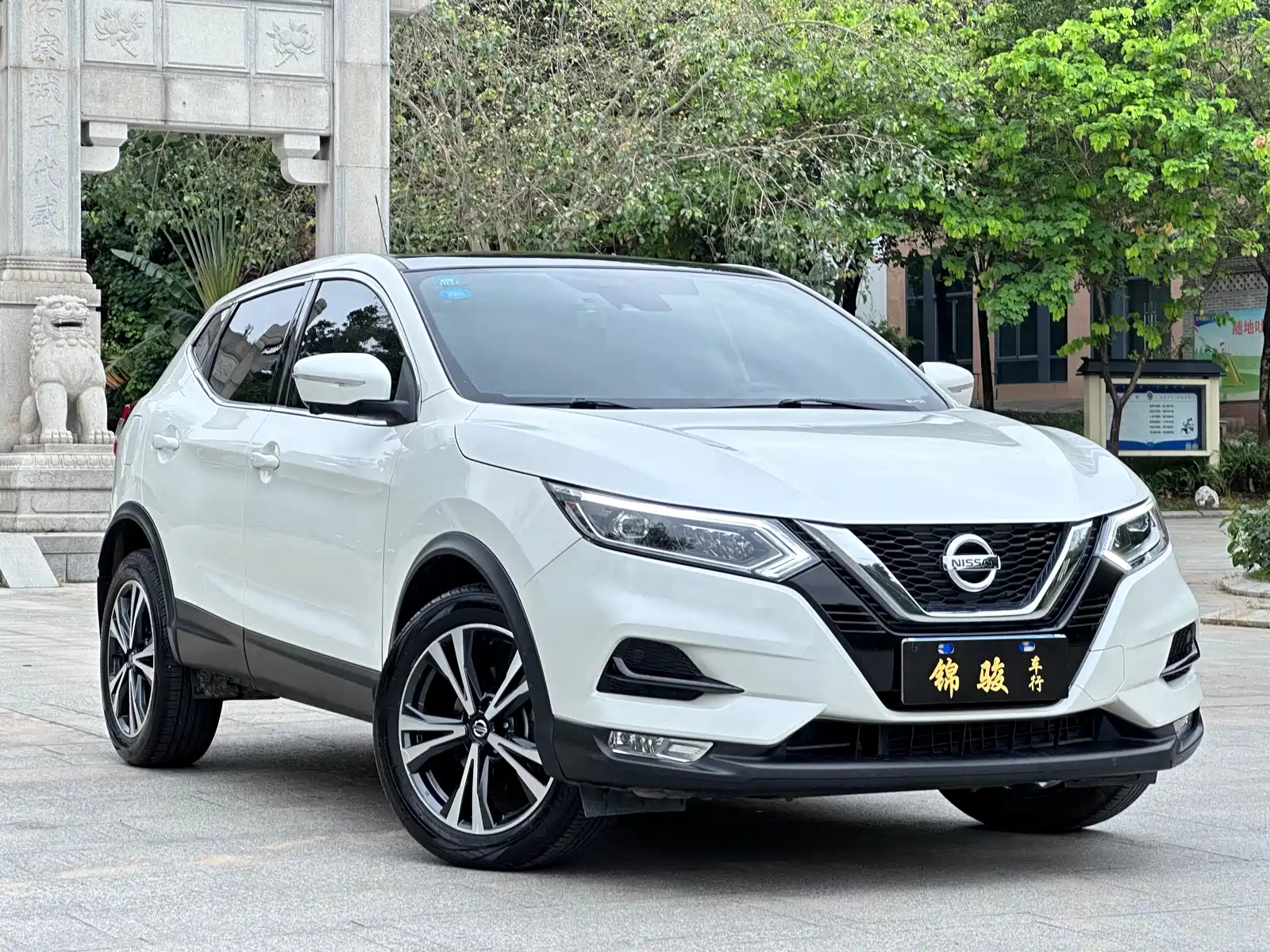 NISSAN QASHQAI 2019