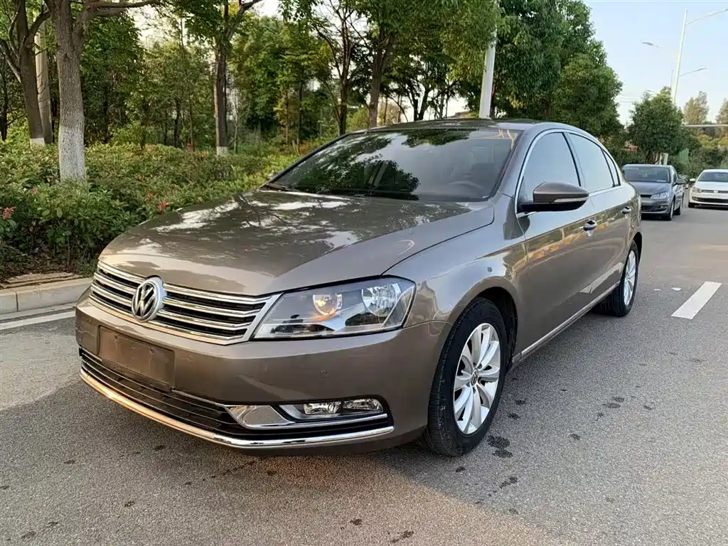 VOLKSWAGEN MAGOTAN 2015