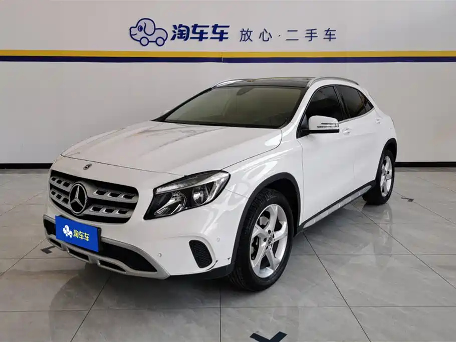 MERCEDES BENZ GLA 2019
