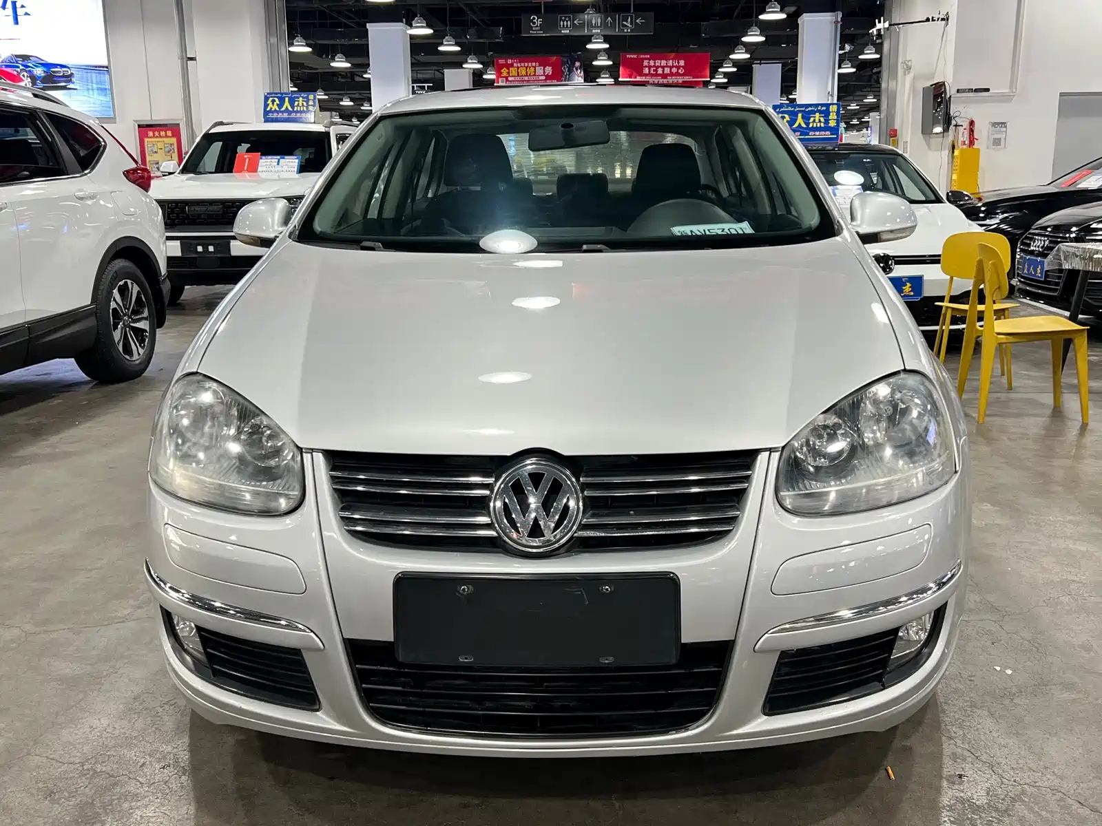 VOLKSWAGEN SAGITAR 2011