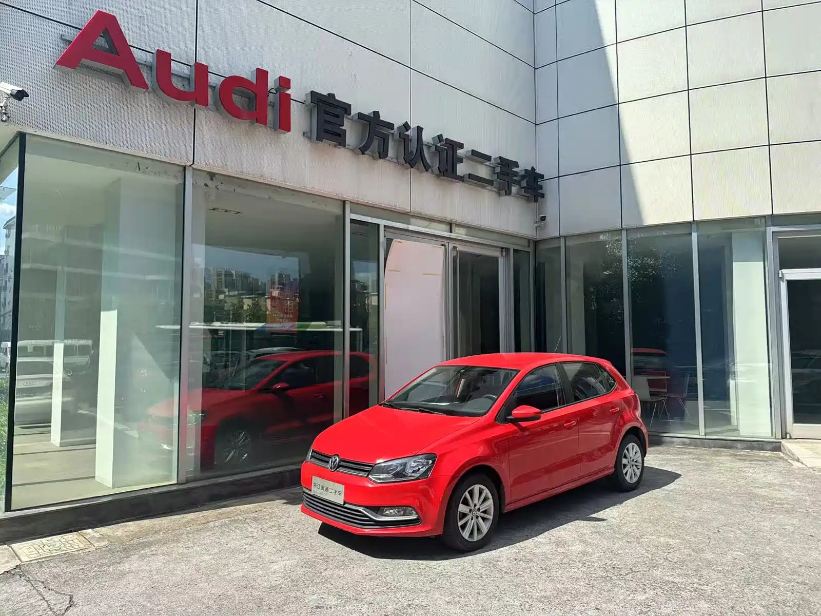 VOLKSWAGEN POLO 2014