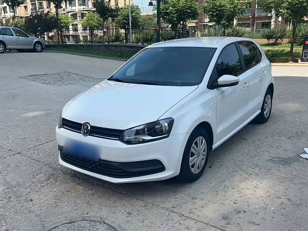 VOLKSWAGEN POLO 2016