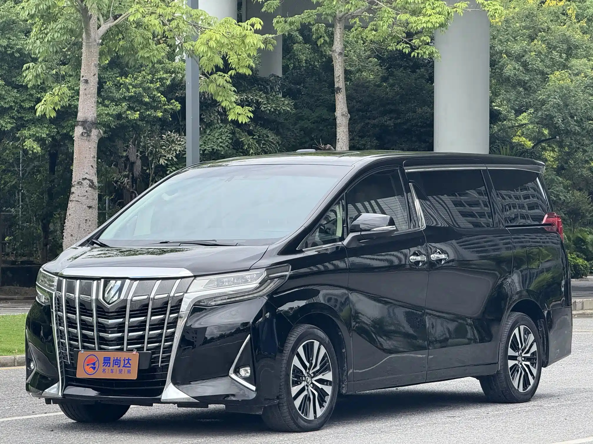 TOYOTA ALPHARD 2018