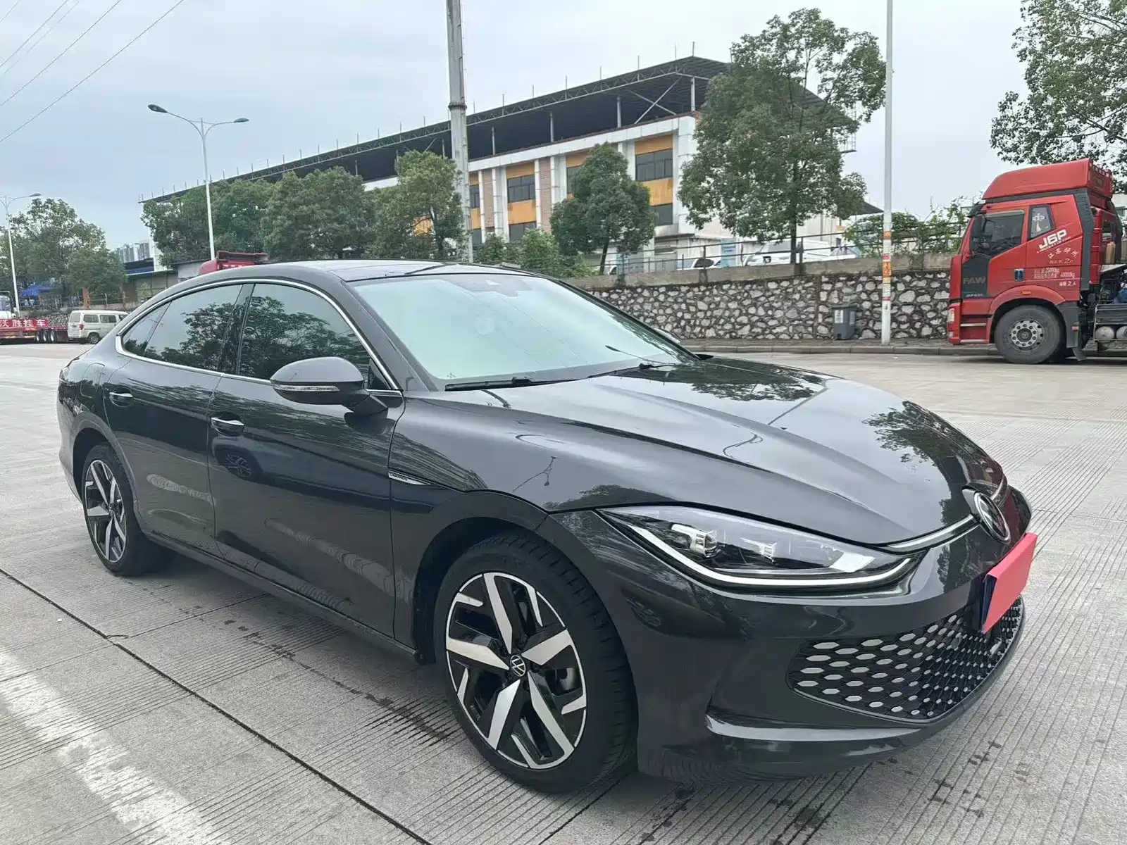 VOLKSWAGEN LAMANDO 2022