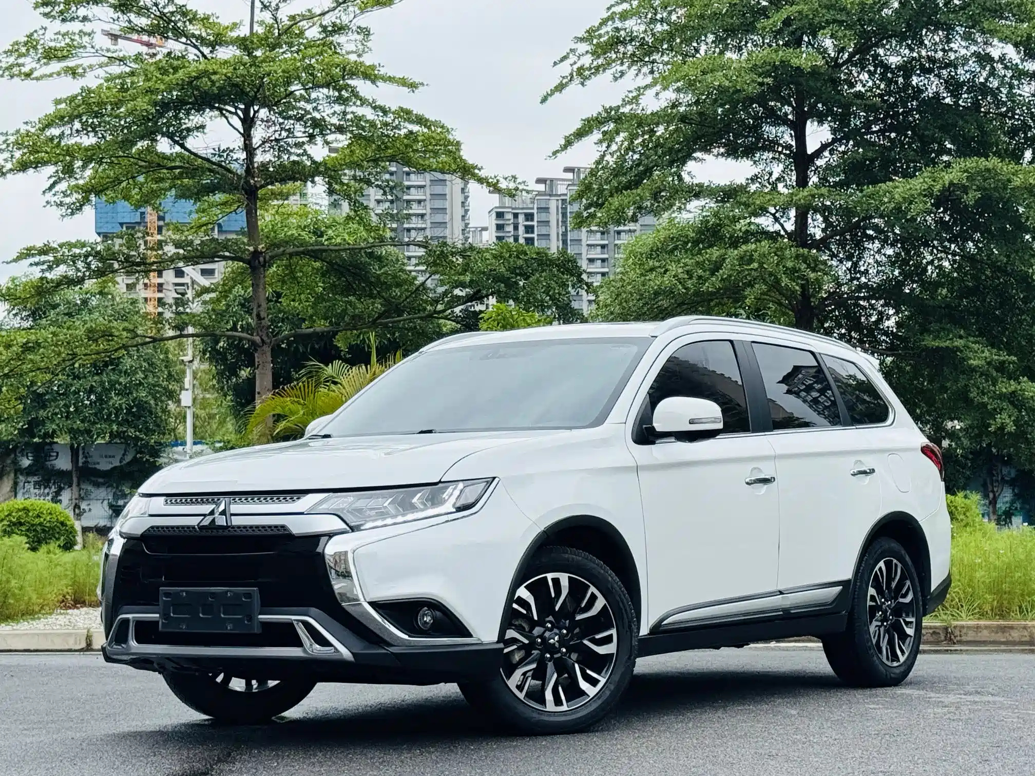MITSUBISHI OUTLANDER 2019