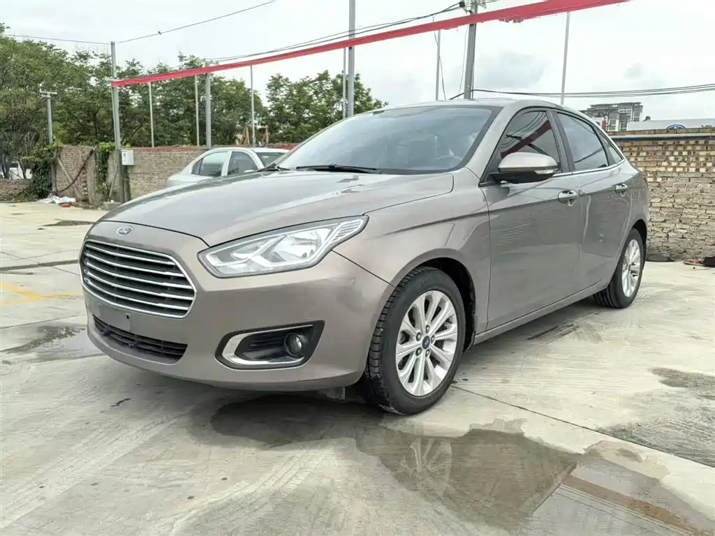 FORD ESCORT 2015