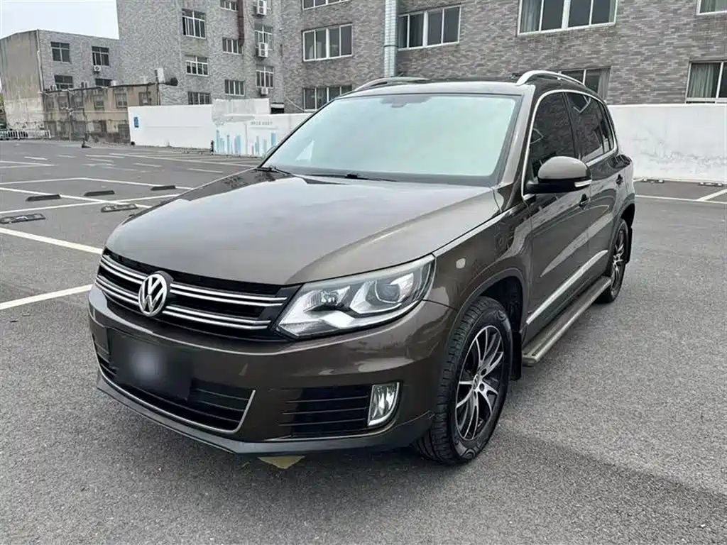 VOLKSWAGEN TIGUAN 2015