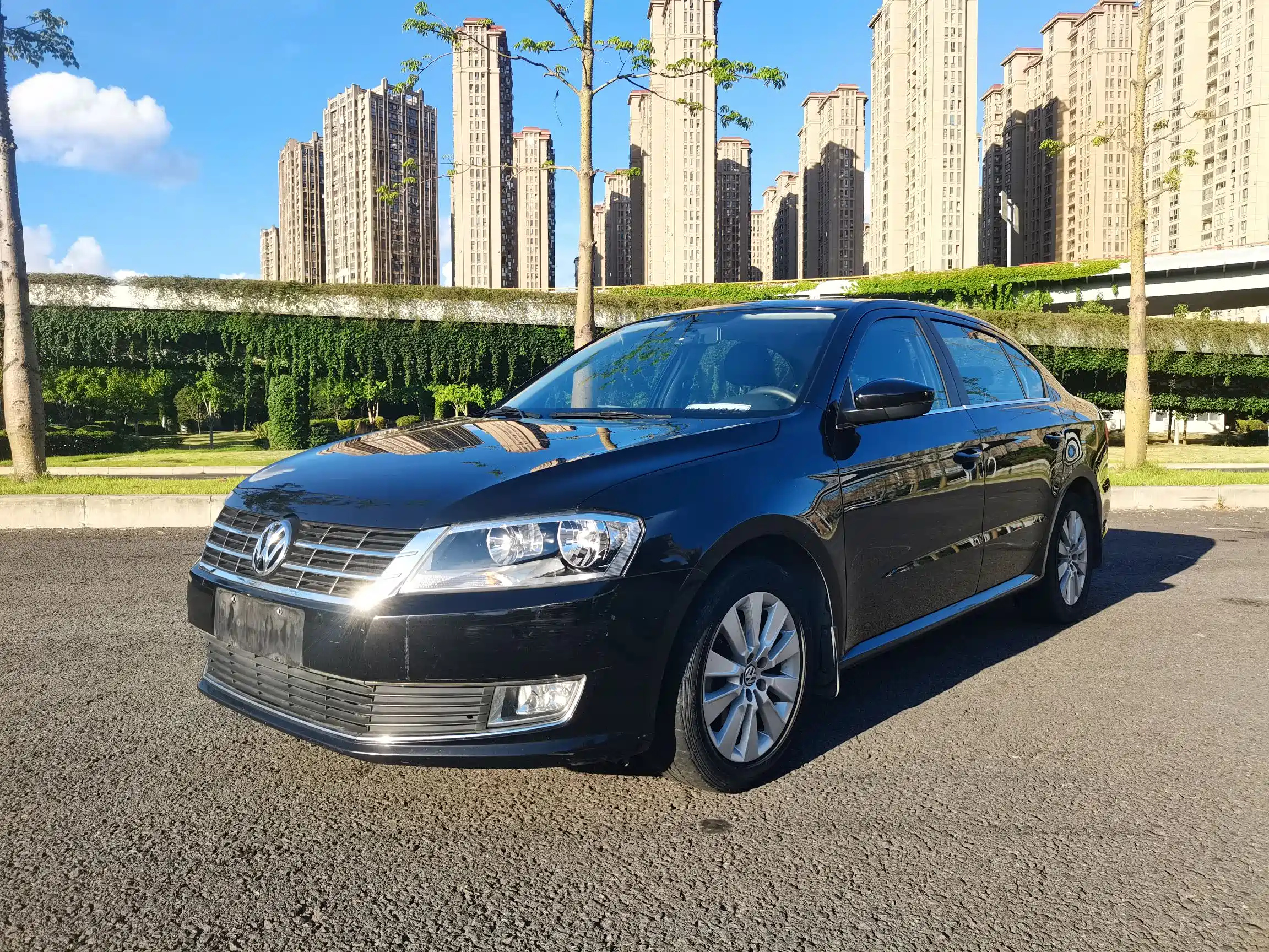 VOLKSWAGEN LAVIDA 2013