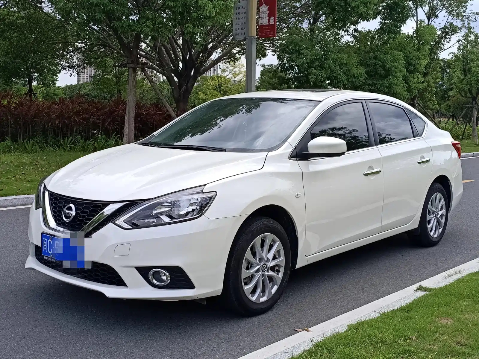 NISSAN SYLPHY 2019