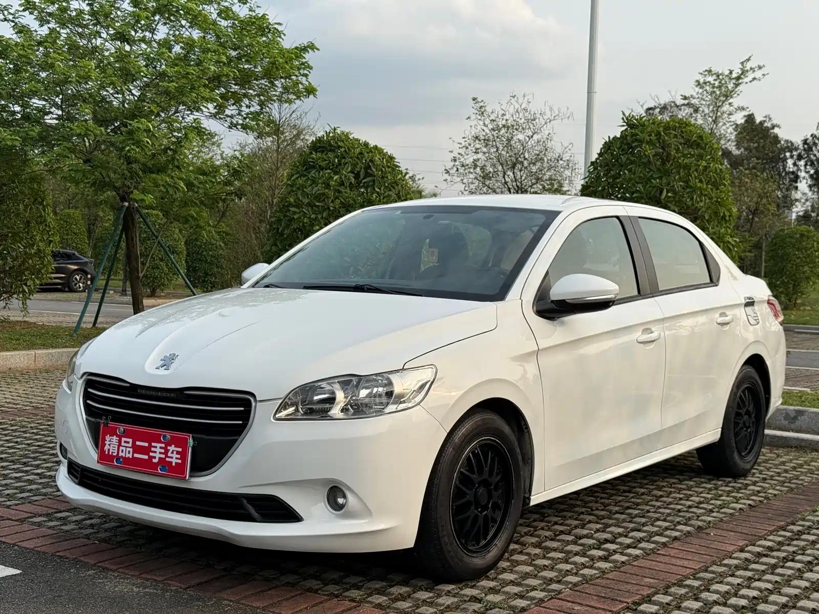 PEUGEOT 301 2014