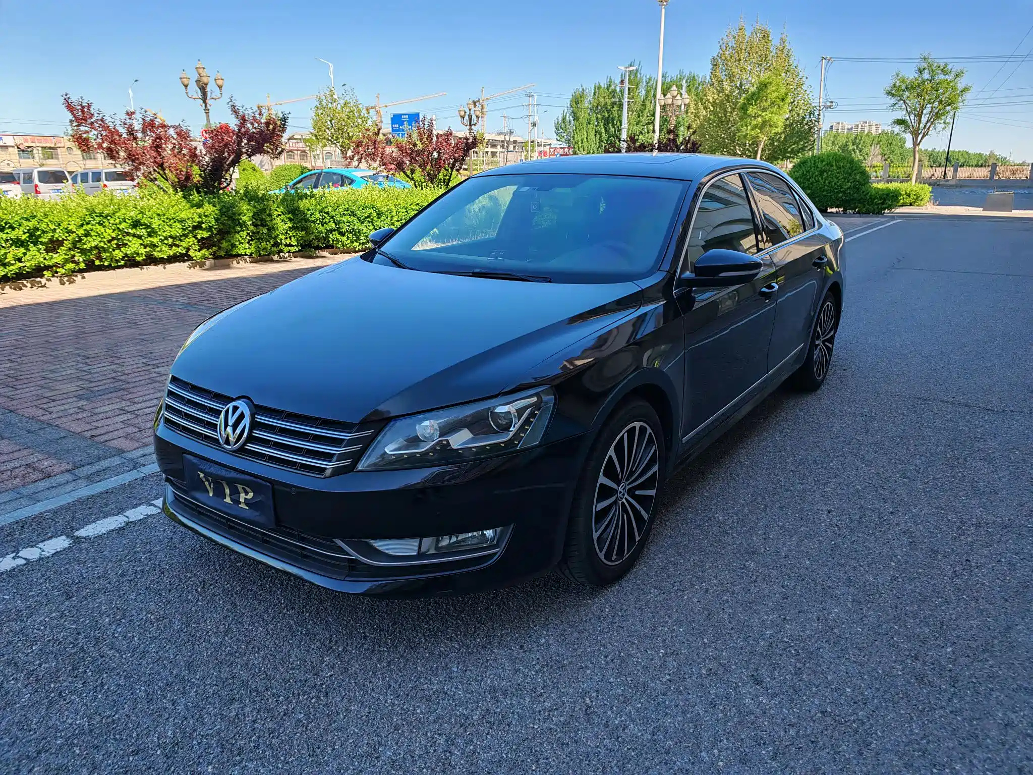 VOLKSWAGEN PASSAT 2011