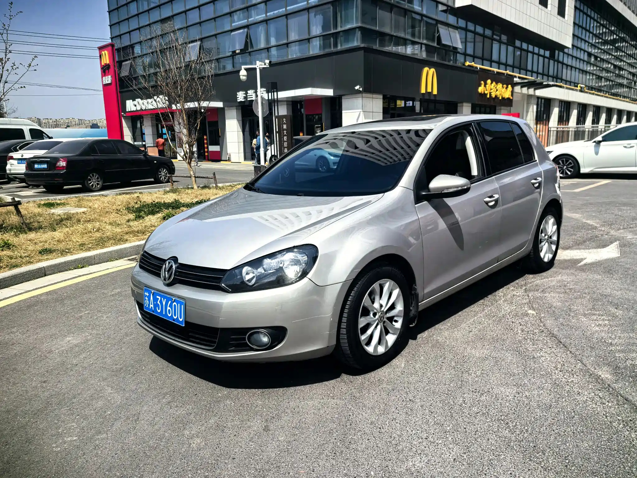 VOLKSWAGEN GOLF 2012
