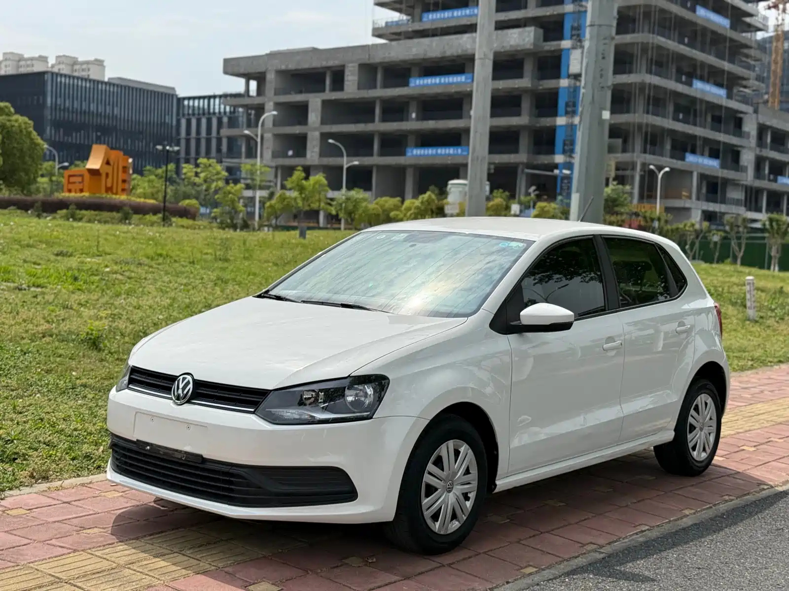 VOLKSWAGEN POLO 2016