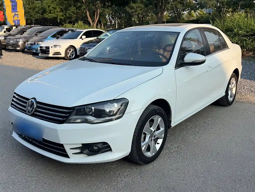 VOLKSWAGEN BORA 2014