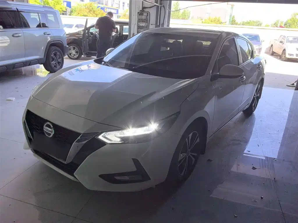 NISSAN SYLPHY 2020
