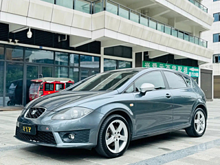 Заказать SEAT LEON