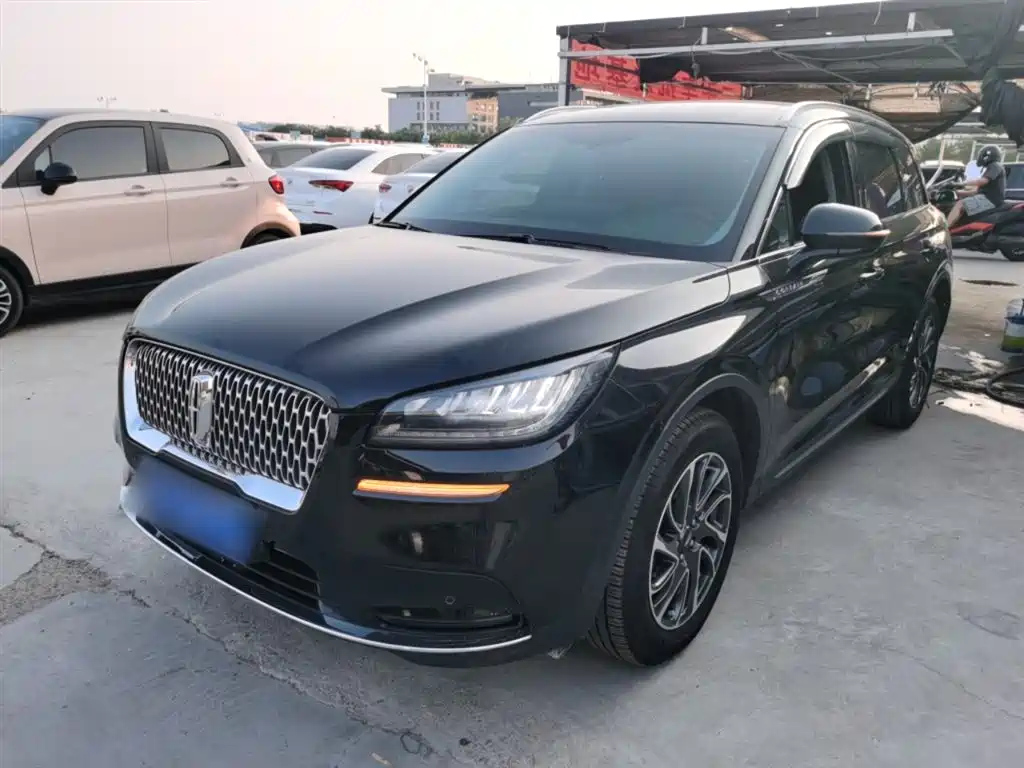 LINCOLN ADVENTURER 2022