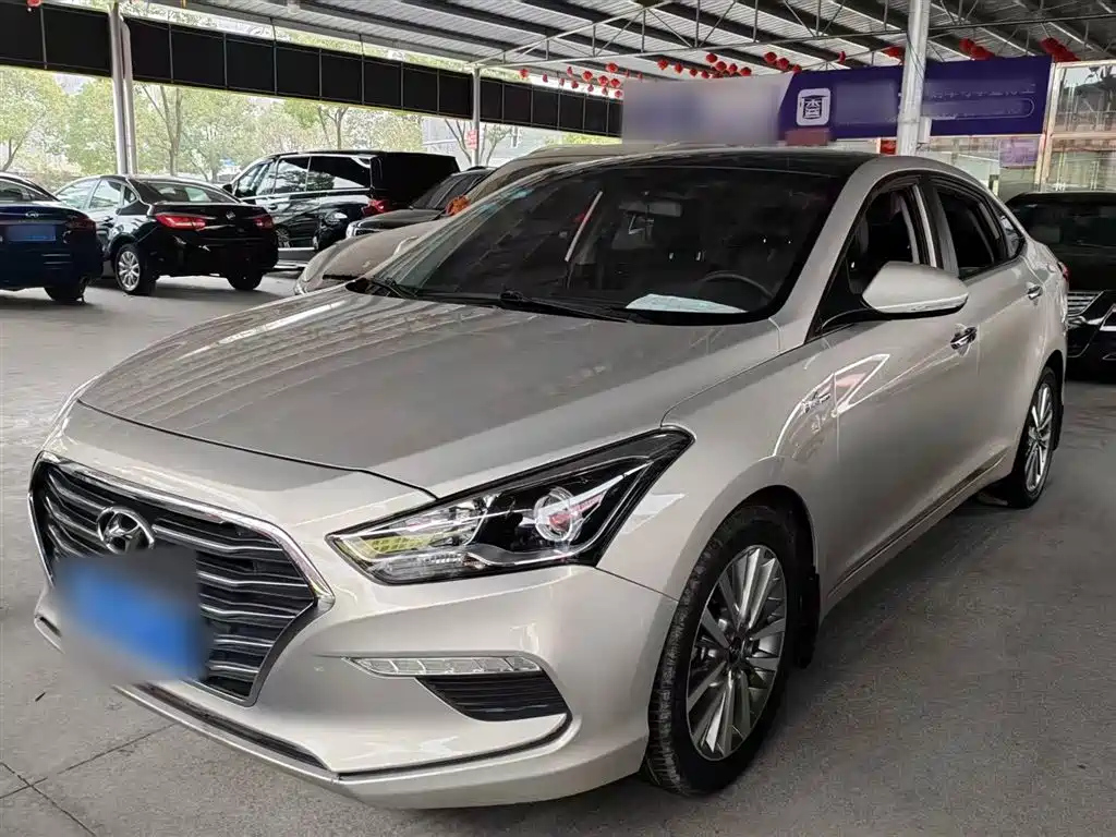 HYUNDAI MISTRA 2017