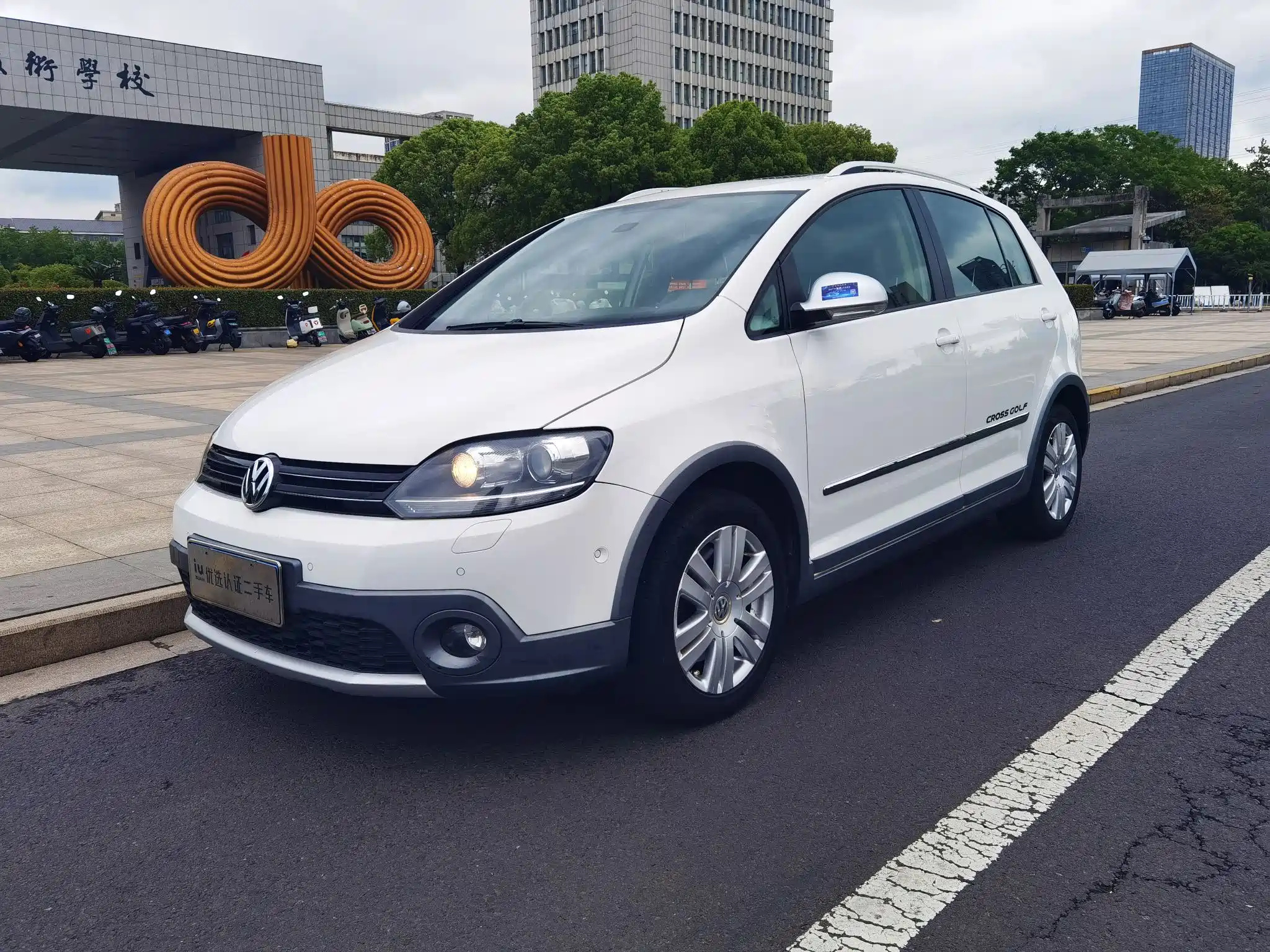 VOLKSWAGEN GOLF IMPORT 2011