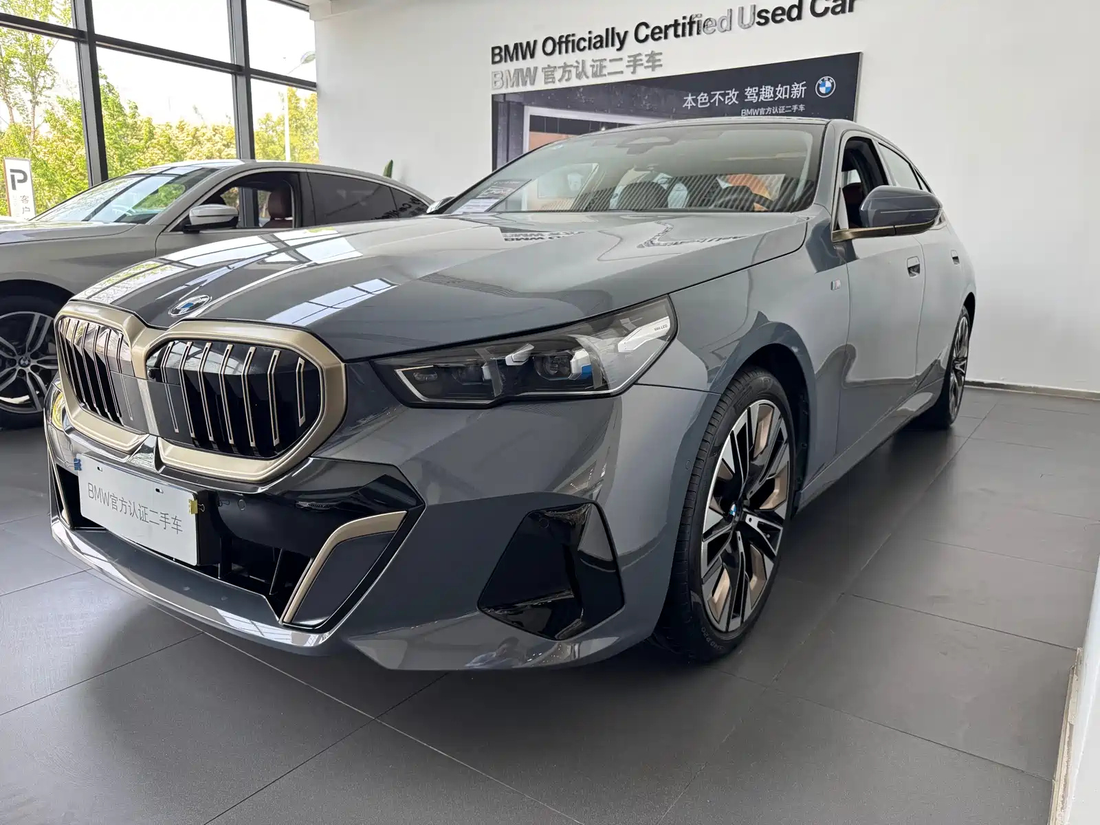 BMW 5-SERIES 2024