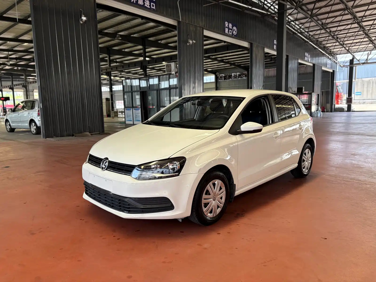 VOLKSWAGEN POLO 2018