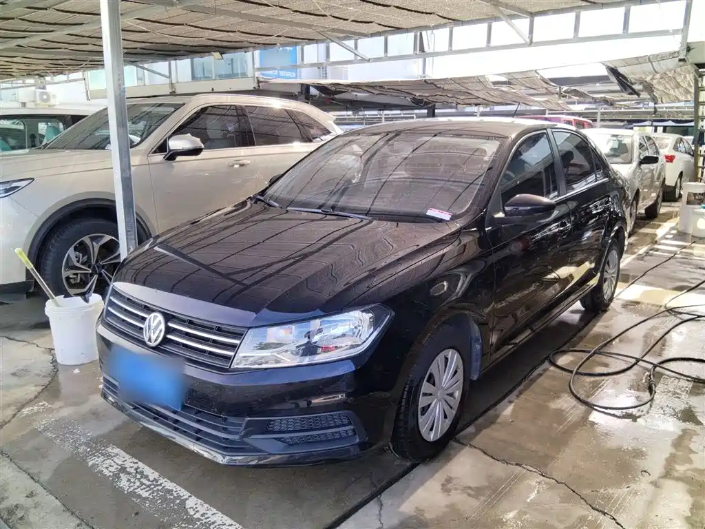 VOLKSWAGEN SANTANA 2019