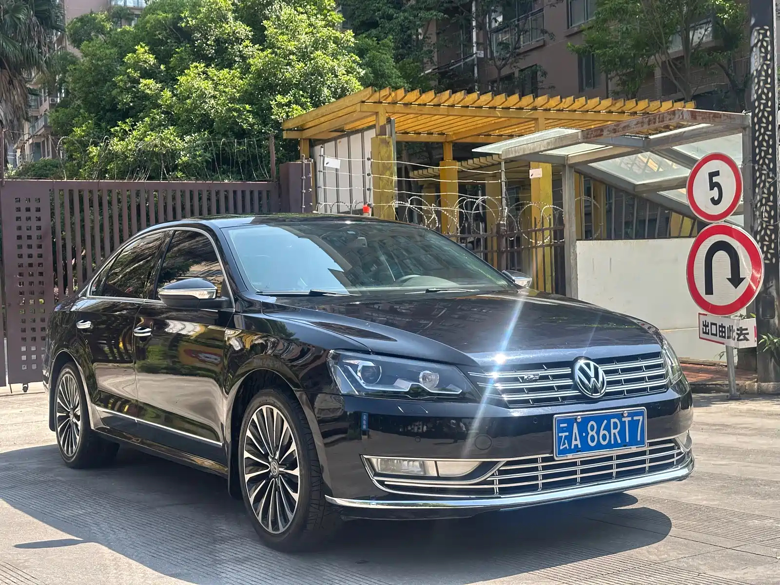 VOLKSWAGEN PASSAT 2014