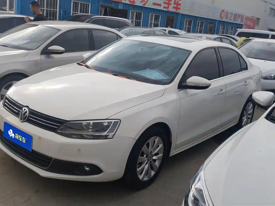 VOLKSWAGEN SAGITAR 2014
