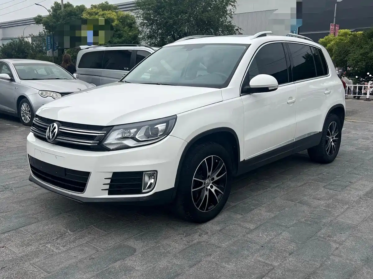 VOLKSWAGEN TIGUAN 2015