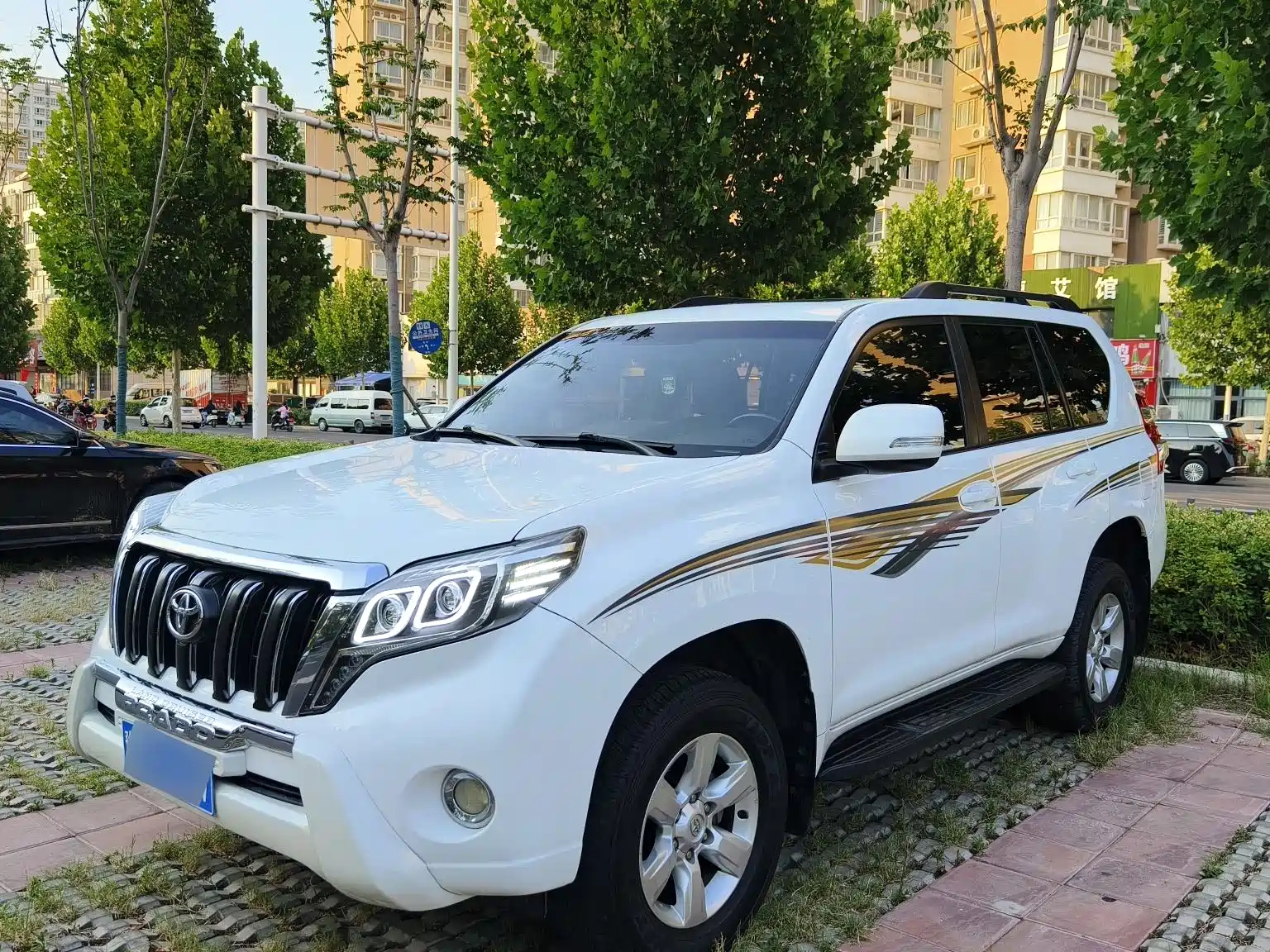 TOYOTA PRADO 2015