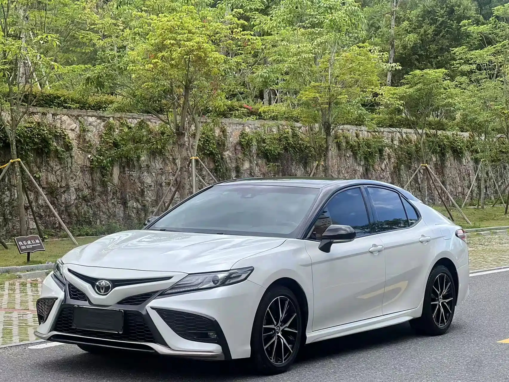 TOYOTA CAMRY 2023