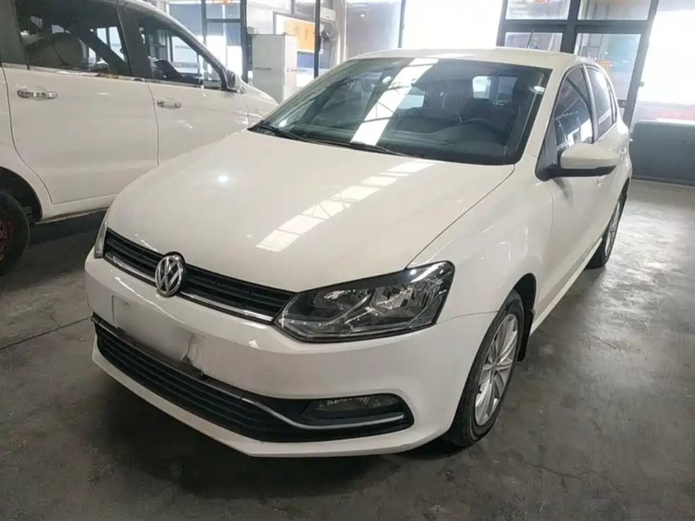 VOLKSWAGEN POLO 2014